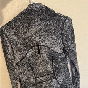 Lululemon Gray Long Sleeve Top